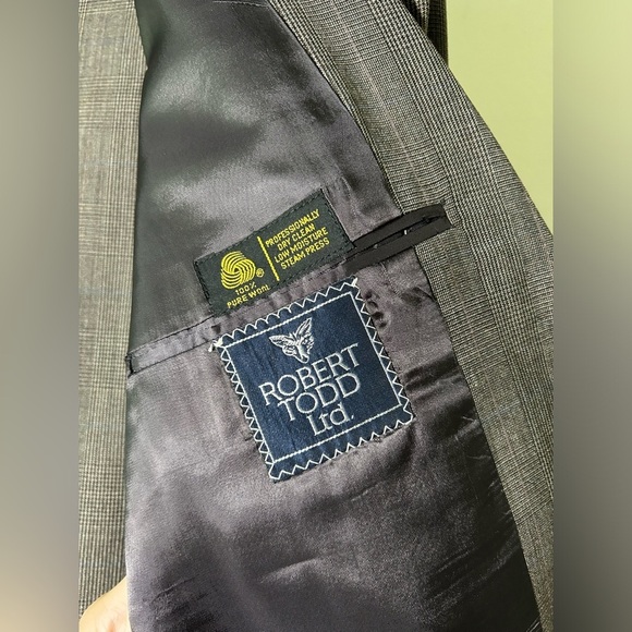 Robert Todd Ltd. Suit Set - Picture 3 of 3